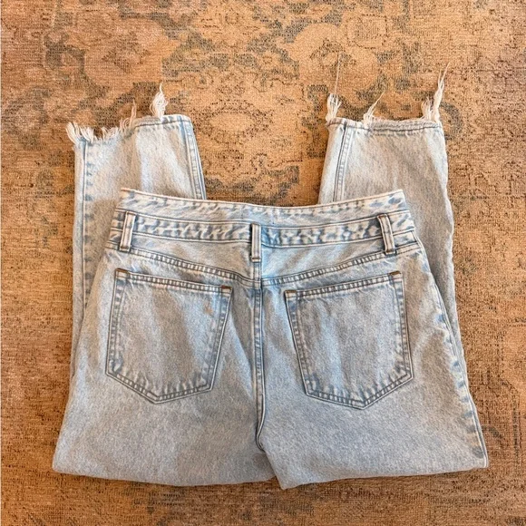 Abercrombie & Fitch NWOT High Rise Distressed Double Button Cropped Mom Jeans - Picture 2 of 5